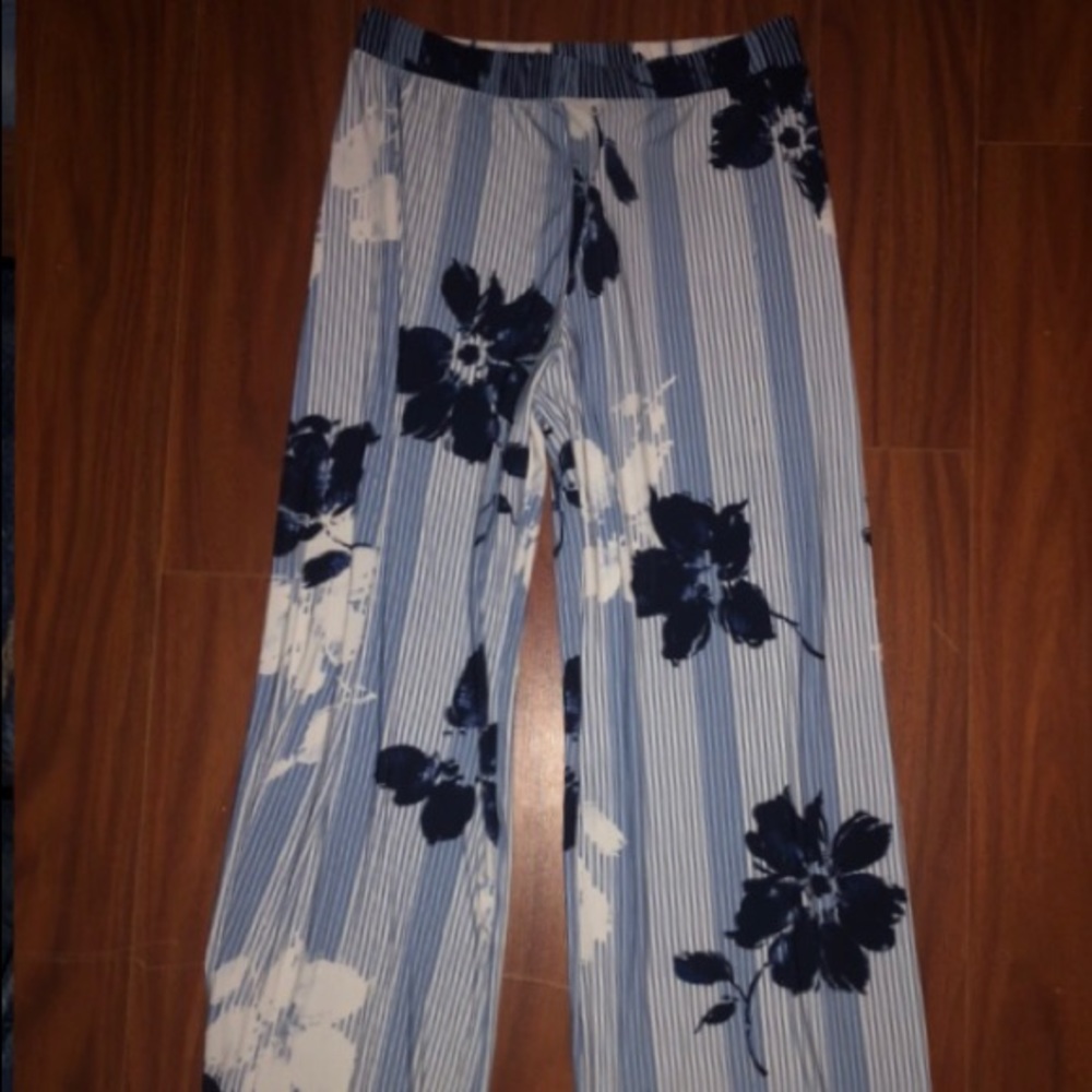 Monteau flowy floral pants